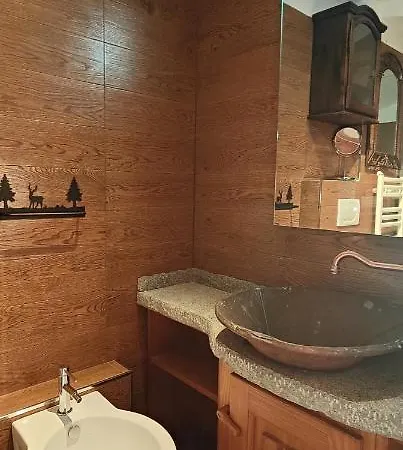 Hostdomus - Weekend Apartman Pragelato